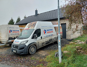 Zateplení stropu novostavby rodinného domu pomocí foukané izolace